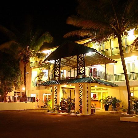 Dzama Hotel Гранд Байе Екстериор снимка