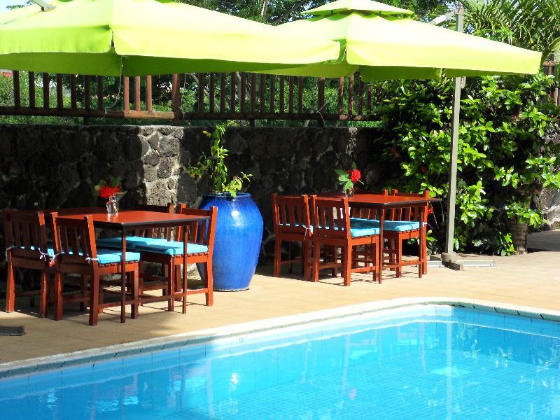 Dzama Hotel Гранд Байе Екстериор снимка
