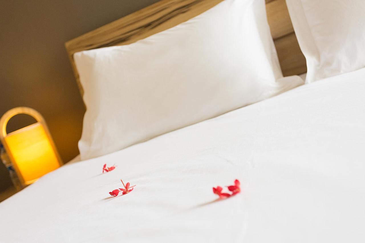 Dzama Hotel Гранд Байе Екстериор снимка