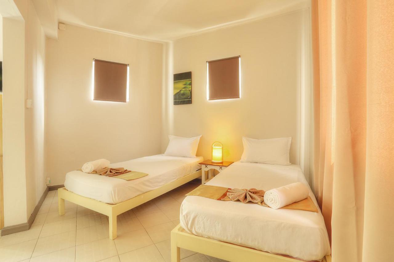 Dzama Hotel Гранд Байе Екстериор снимка