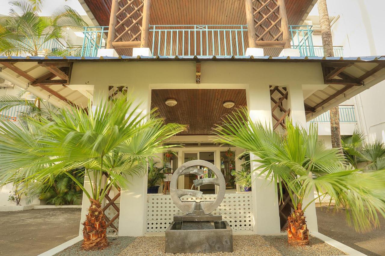 Dzama Hotel Гранд Байе Екстериор снимка